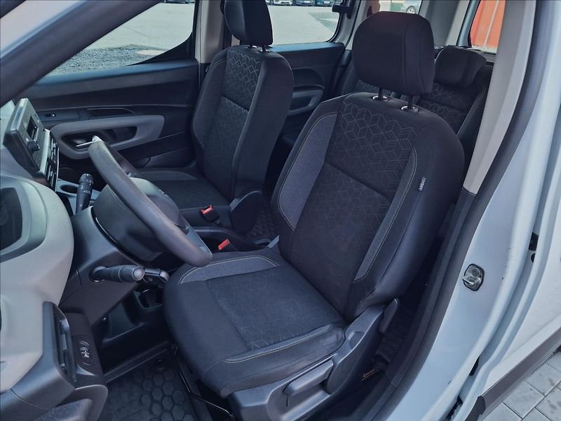 Peugeot Rifter 1.2 PureTech 110 S&S,ČR,1.Maj - fotka 35 z 50