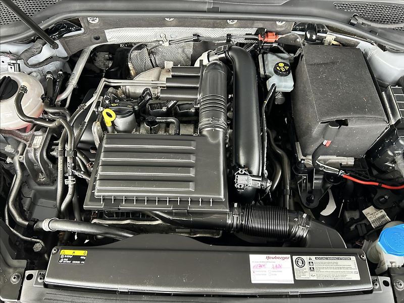Volkswagen Golf 1,4   TSI 92kW,ALLSTAR,SERVISK - fotka 24 z 28