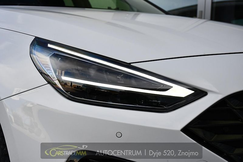 Hyundai i30 1,6CRDi STYLE AUTOMAT - fotka 47 z 48