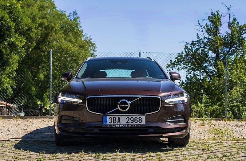 Volvo V90 - fotka 2 z 20