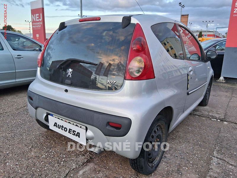 Peugeot 107 (2006) 1.4 HDI, AC - fotka 2 z 3