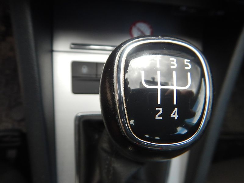 Škoda Octavia III 1.6 TDI, ČR, KLIMA - fotka 22 z 28