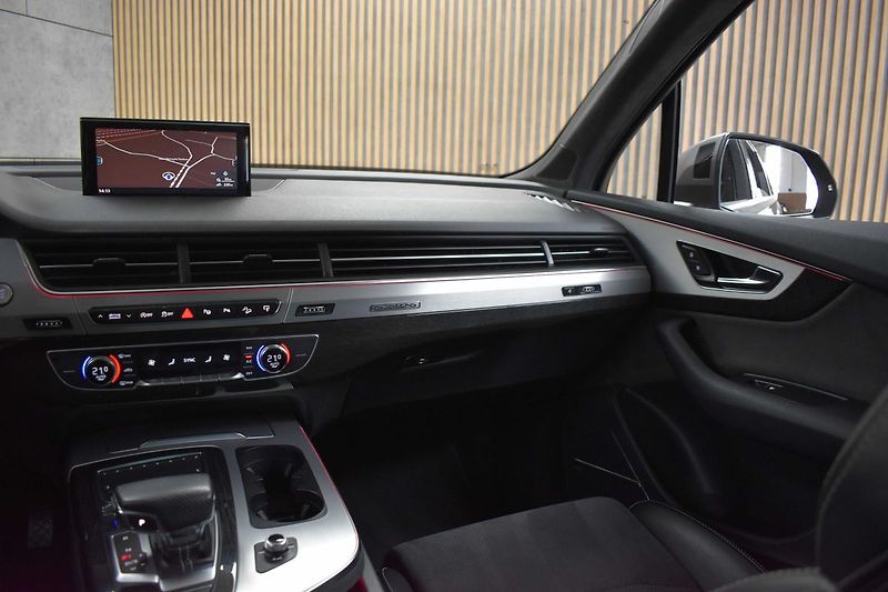 Audi Q7 3.0TDI REZERVACE - fotka 10 z 51