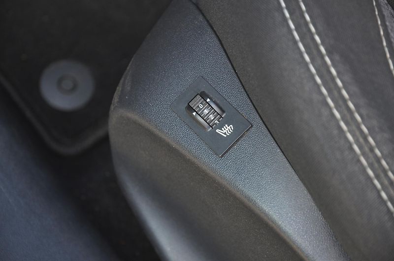 Peugeot 2008 (2017) 1.2 PT 60kW KLIMA / TAŽNÉ - fotka 11 z 28