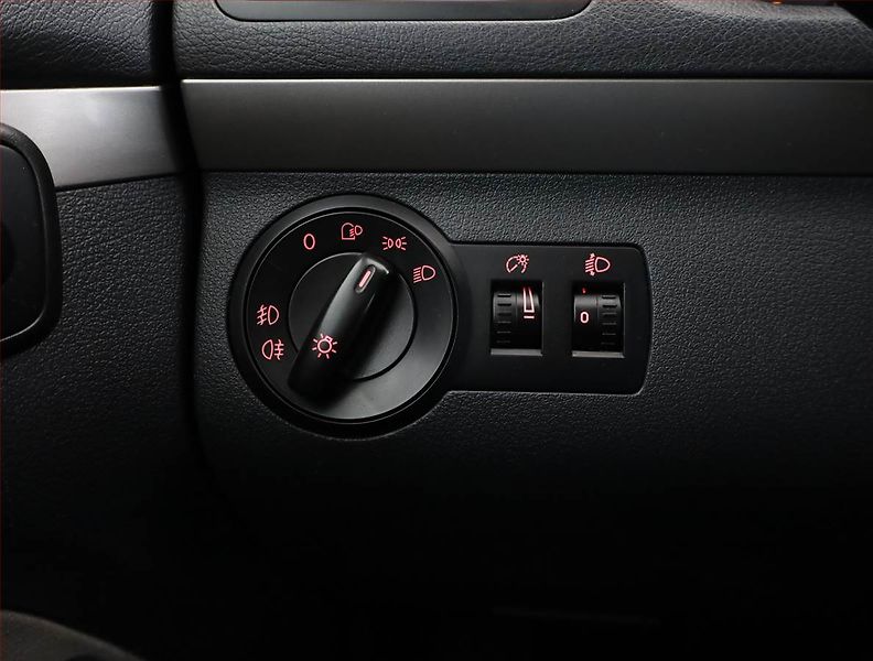 Volkswagen Touran (2007) Cross 2.0 TDI, Tempomat - fotka 14 z 18