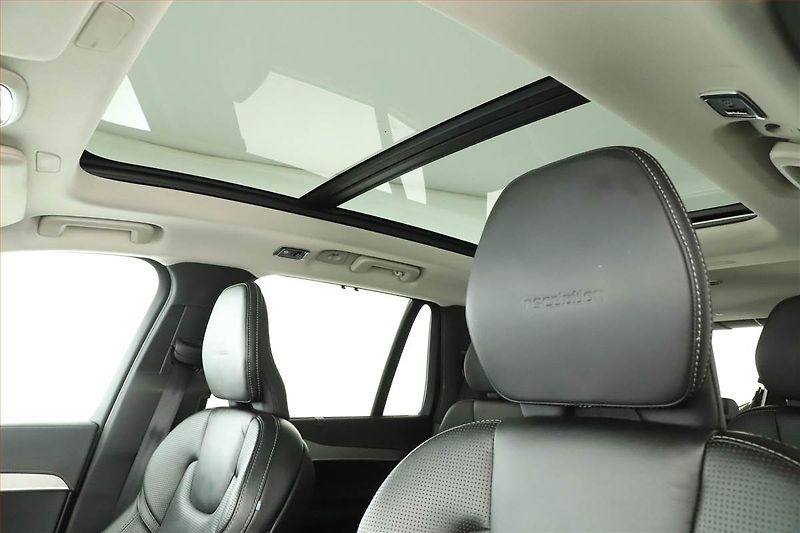Volvo XC90 (2019) D5 AWD - fotka 13 z 30