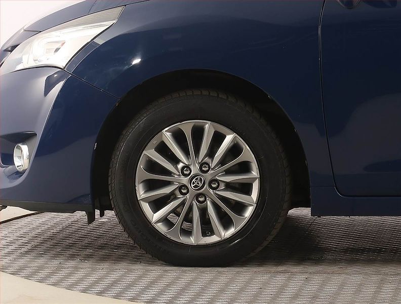 Toyota Verso (2017) 1.6 D-4D, Xenony, Tempomat - fotka 14 z 22