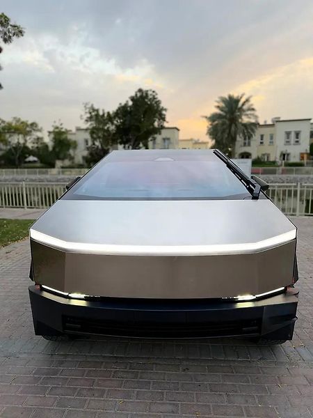 Tesla Cybertruck (2024) Jeden z prvních v ČR - fotka 3 z 18