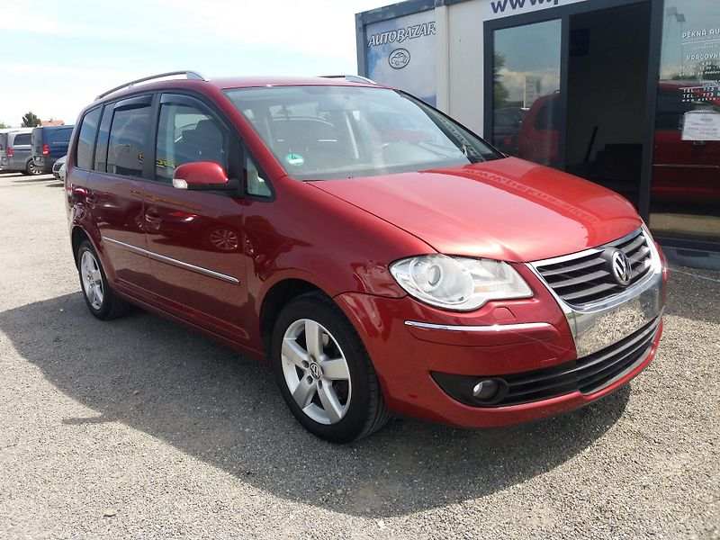 Volkswagen Touran 1.4TSi,103kW,7.MÍST,XENONY! - fotka 2 z 29