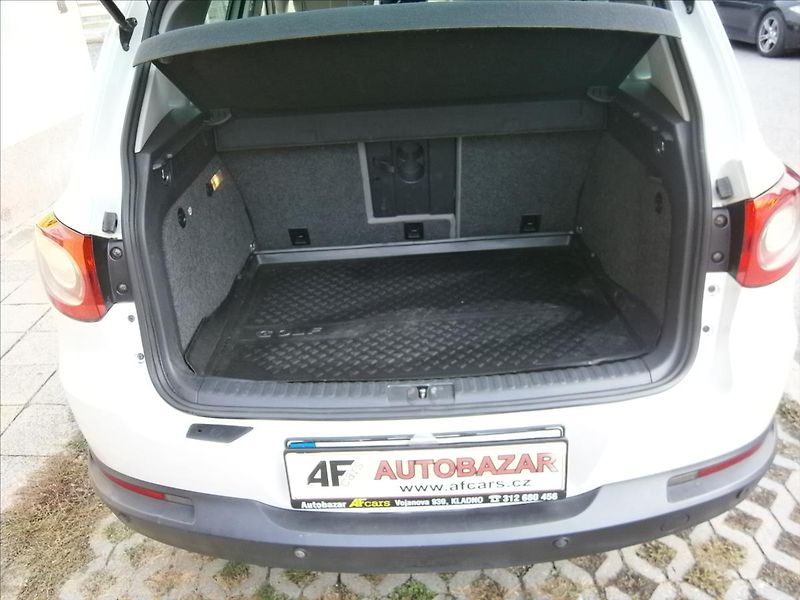 Volkswagen Tiguan 2,0 TDI 4 MOTION 125 KW - fotka 7 z 19