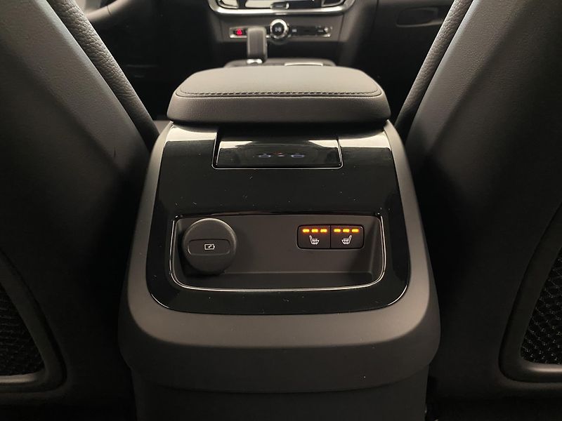 Volvo V90 T6 AWD RECHARGE CORE REZERVACE - fotka 31 z 60