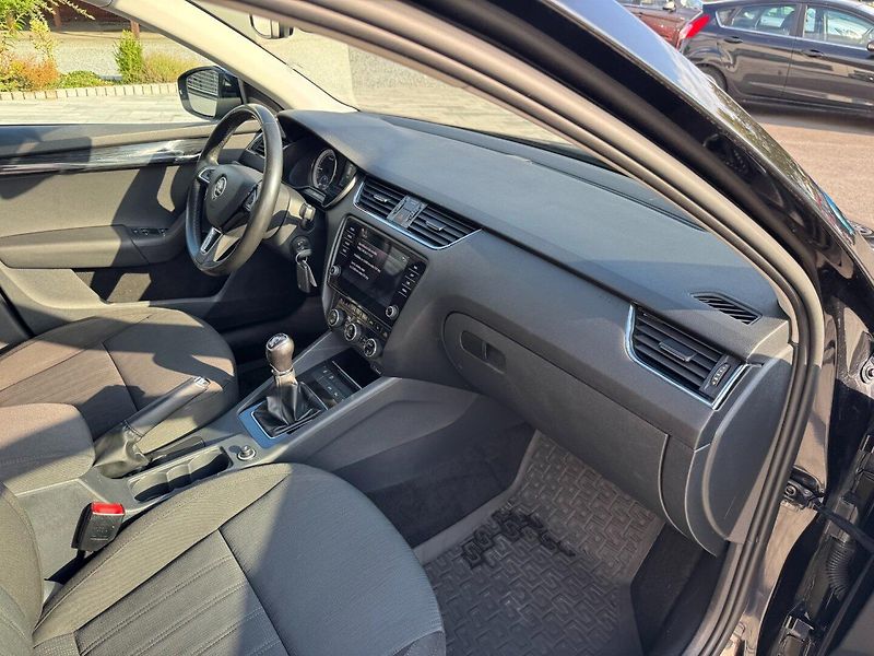 Škoda Octavia (2018) Style 2.0 TDI 4x4 110kW - fotka 28 z 35