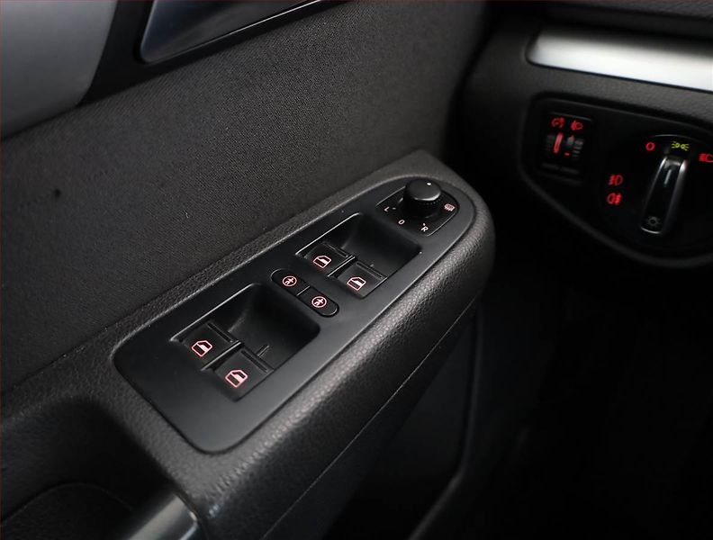 Volkswagen Sharan (2013) 2.0 TDI, Serv.kniha, Tempomat - fotka 12 z 13