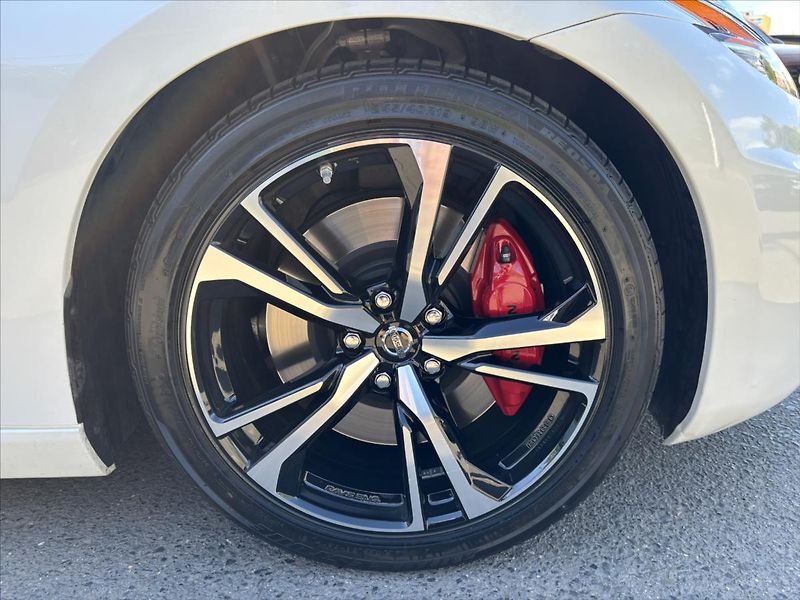 Nissan 370 Z 3,7 i Premium 1.ČR TOP STAV - fotka 39 z 49