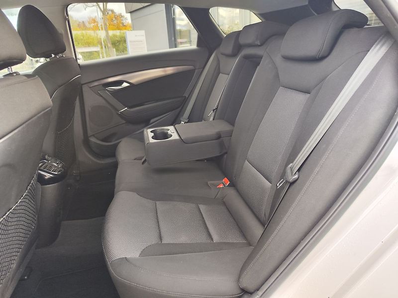 Hyundai i40 1.7 CRDI/104kW Experience AT - fotka 9 z 33
