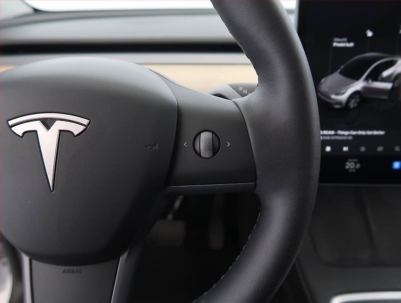 Tesla Model Y (2022) Long Range AWD 79kWh, SoH 89% - fotka 29 z 33