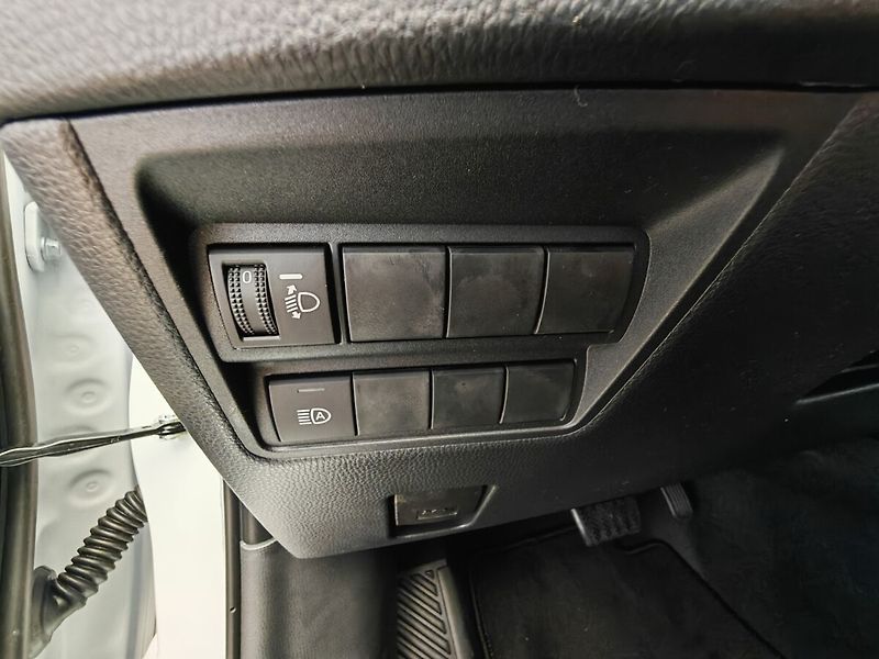 Toyota Yaris 1.5 Hybrid Comfort - fotka 20 z 30
