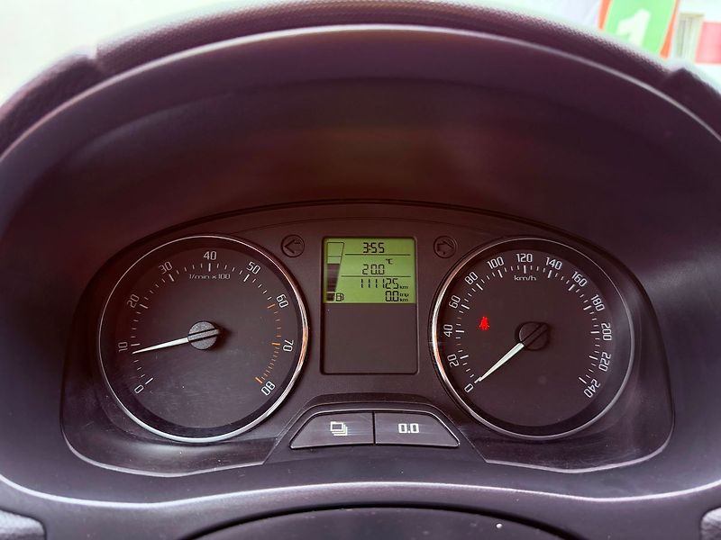 Škoda Roomster 1.2 TSi Scout, Pano, Serviska - fotka 17 z 23