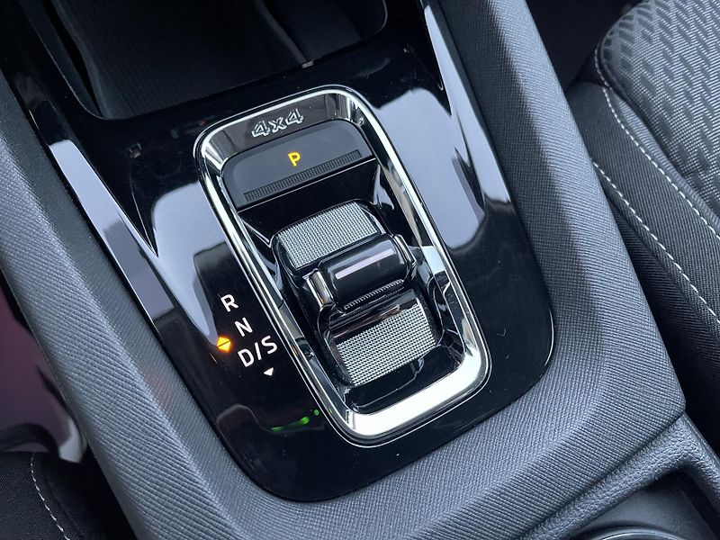 Škoda Octavia 2.0TDi Dsg STYLE 4x4 NEHAV-ČR! - fotka 36 z 46