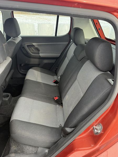 Škoda Fabia (2009) 2 1.4i 63kW, Nová STK - fotka 14 z 19