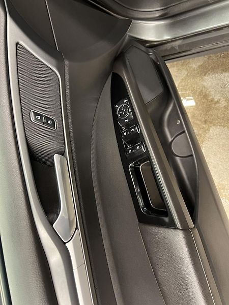Ford Mondeo 1.5 Ti-VCT 118 kW - fotka 15 z 20
