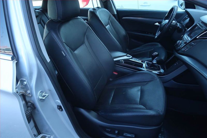 Hyundai i40 (2012) 1.7 CRDi, Serv.kniha, Navi - fotka 9 z 24