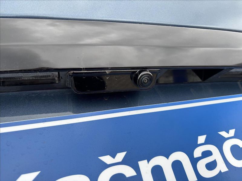 Ford Tourneo Custom 2,0 EcoBlue 125kW L2 Titanium - fotka 12 z 47