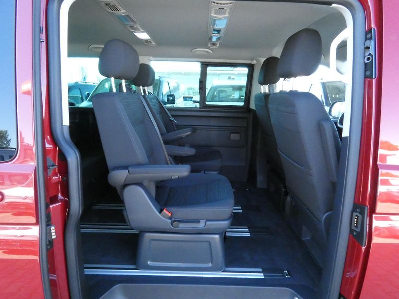 Volkswagen Multivan 6.1. LONG 2.0 TDI 4MOTION - fotka 23 z 28