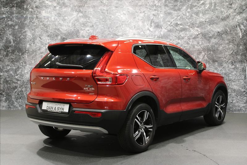 Volvo XC40 2,0 T5 182KW AWD zánovní - fotka 4 z 34