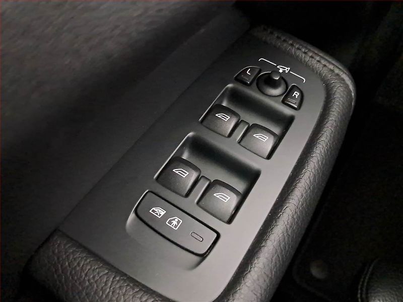 Volvo XC60 (2021) Inscription B4 AWD - fotka 20 z 27
