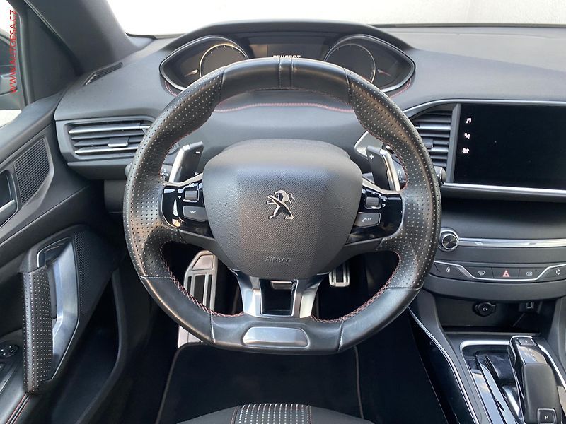 Peugeot 308 (2020) 1.2PT, ČR, GT Line, AT, LED - fotka 11 z 19