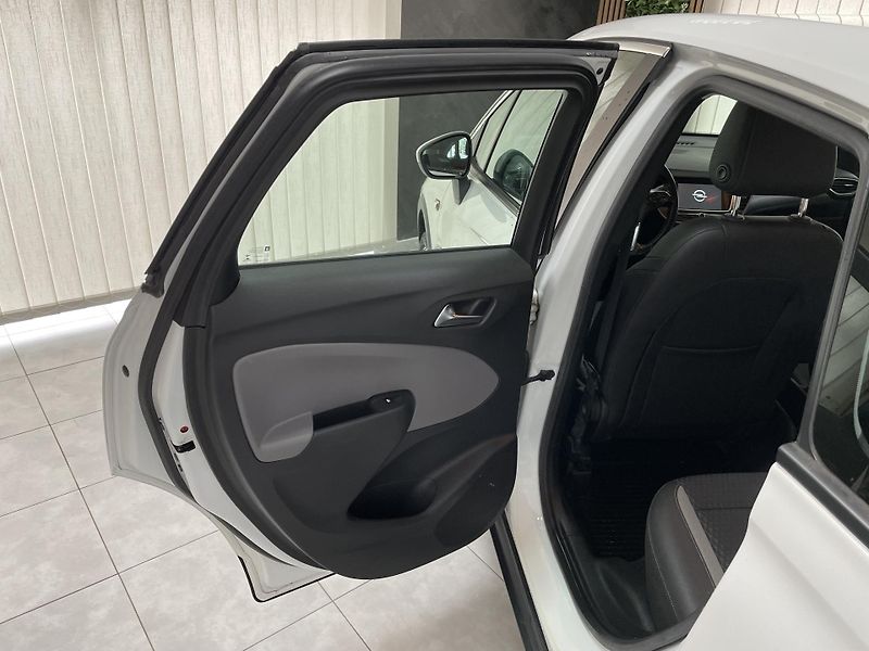 Opel Crossland X 1.2 i AUTOMAT ČR 1.MAJ SERVIS - fotka 16 z 24