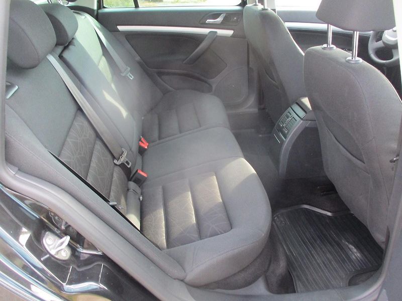 Škoda Octavia 1.2 TSi*TAŽNÉ*L+Z PNEU*VÝHŘEV - fotka 27 z 43