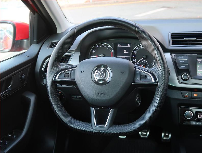 Škoda Fabia (2018) Style 1.0 TSI, ČR,1.maj - fotka 15 z 25