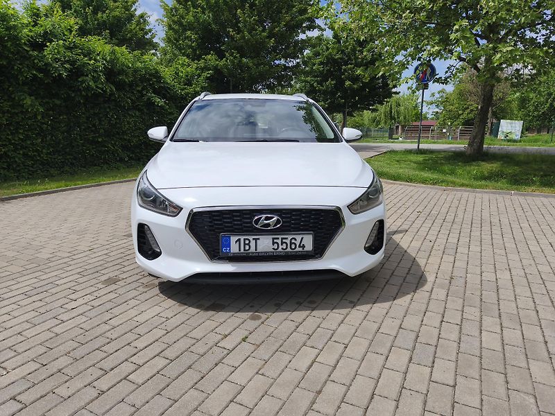 Hyundai i30 1.0 T -Gdi 88Kw Kombi - fotka 16 z 26