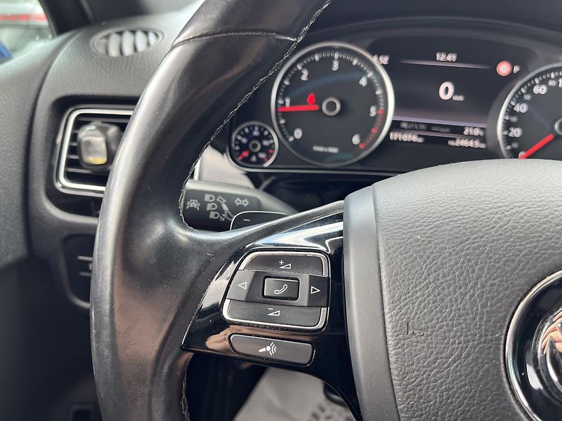 Volkswagen Touareg (2018) 3.0TDi V6 193kW R-line 4MOTTIO - fotka 15 z 24