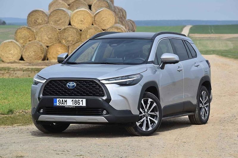 Corolla Cross může mít pohon všech kol