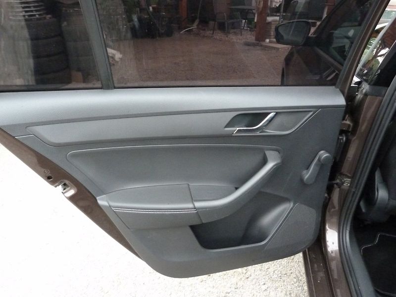 Škoda Rapid 1.2 tsi 81 kw - fotka 14 z 19