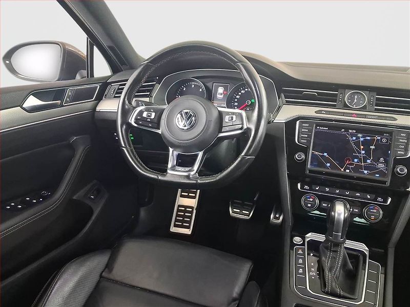 Volkswagen Passat (2016) R-Line 2.0 BiTDI, 4X4 - fotka 7 z 17