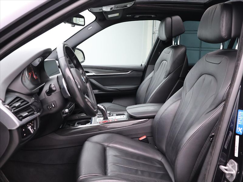 BMW X5 3.0 M50d 280kW xDrive - fotka 12 z 45