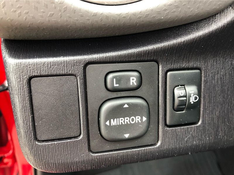Toyota Yaris 1.33  VVT-i, Automat - fotka 16 z 28