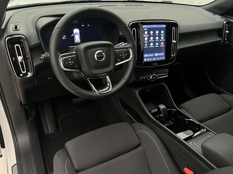 Volvo XC40 CORE RECHARGE SINGLE MOTOR AUT - fotka 4 z 46
