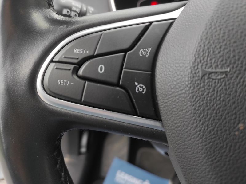 Renault Mégane 1,3TCe Intens AT, EDC, ČR, TZ - fotka 34 z 40