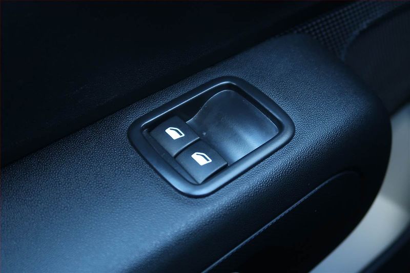 Citroën C3 (2020) Shine 1.2 PureTech, Tempomat - fotka 21 z 23
