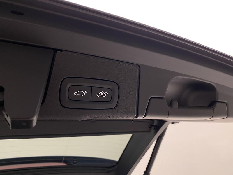 Volvo XC60 (2026) B5 AWD AUT ULTRA BLACK EDITION - fotka 21 z 70