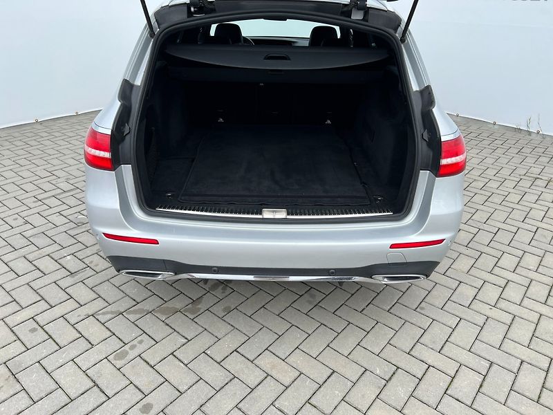 Mercedes-Benz Třídy E (2018) 2.0d AMG-line! Navi! Tažné! - fotka 10 z 42