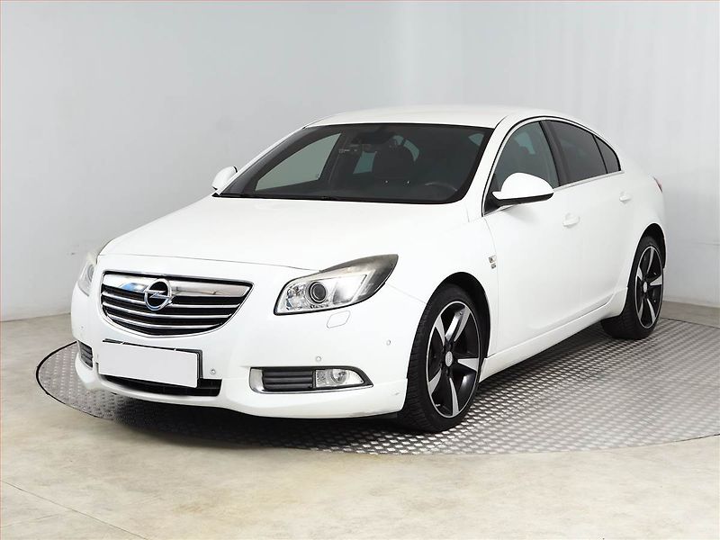 Opel Insignia (2011) OPC Line 2.0 Turbo, 4X4 - fotka 2 z 16