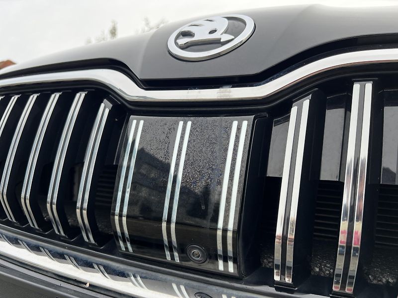 Škoda Superb L&K 2.0TDi 110kw ČR 1.MAJ. DPH - fotka 50 z 55