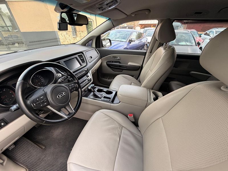 Kia Carnival 2.2-9 MÍST-AUTOMAT-PREMIUM - fotka 11 z 23
