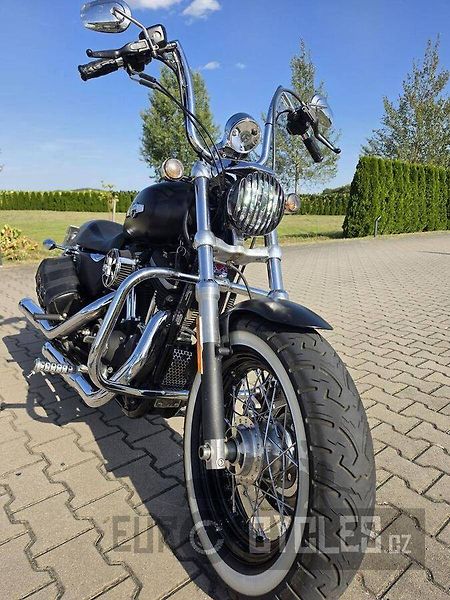 Harley-Davidson (2012) XL 1200 CB Sportster Custom Li - fotka 3 z 20